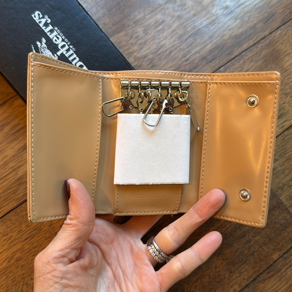 Burberrys of London Key Holder NEW IN BOX! - Picture 3 of 6